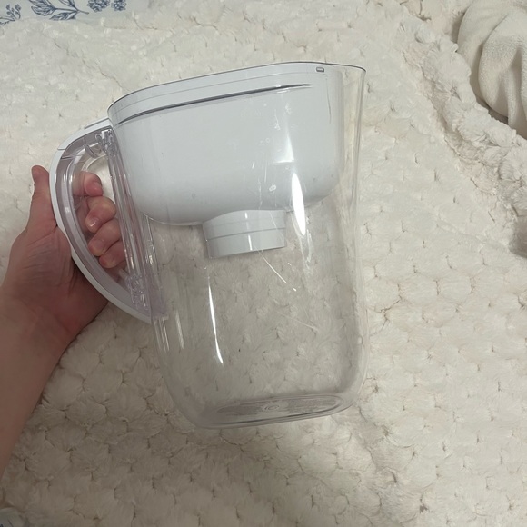 Brita Large White 10 Cup Water Filter Pitcher - Picture 1 of 4